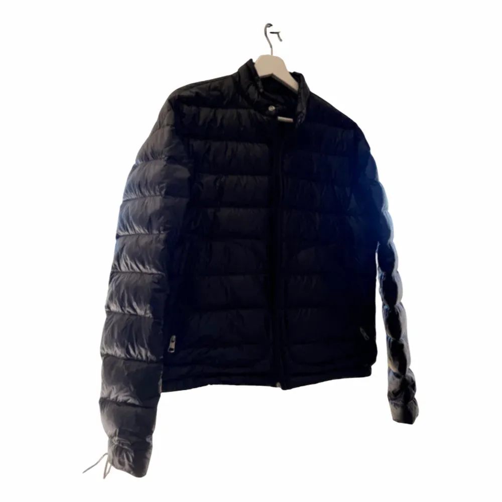 Moncler Acorus Short Down Jacket