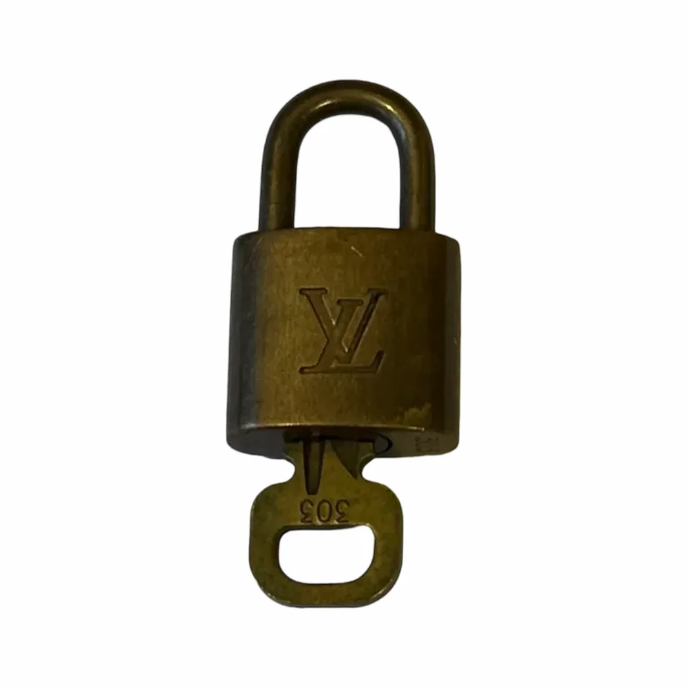 LOUIS VUITTON Padlock and Key Set
