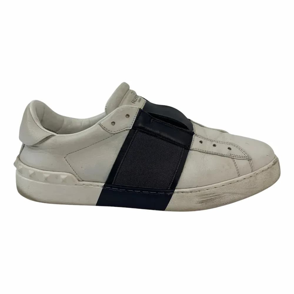 VALENTINO Open Rockstud Low-Top Sneakers