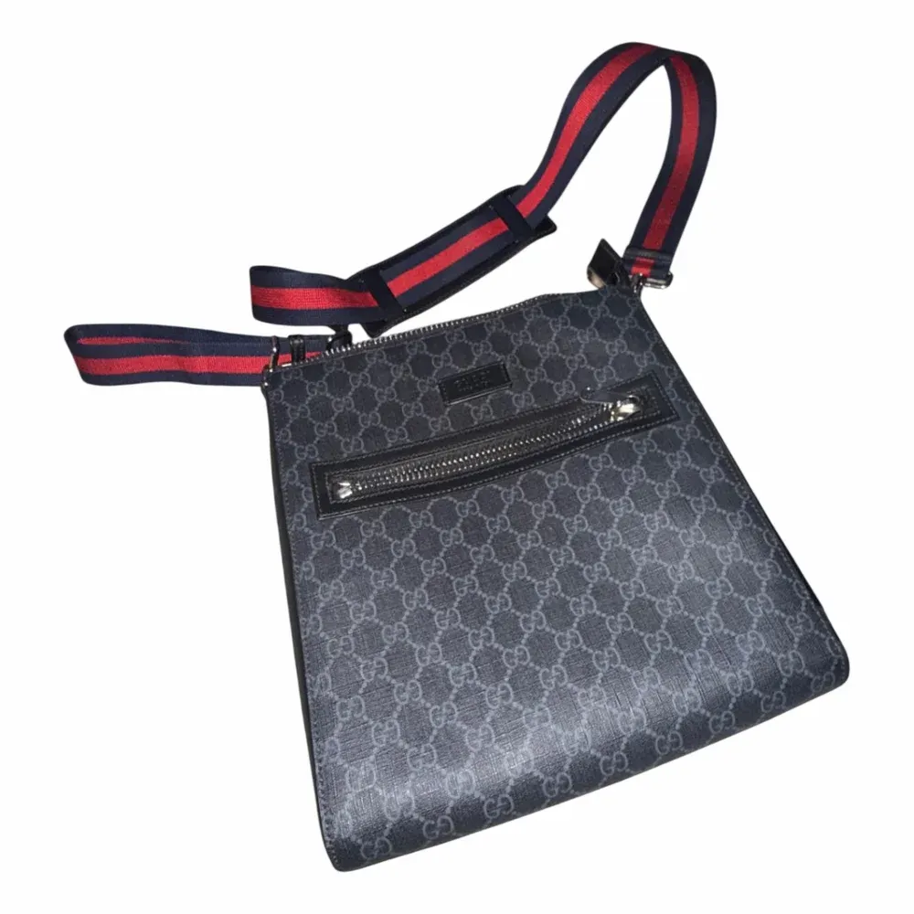 Gucci GG Supreme Messenger Bag