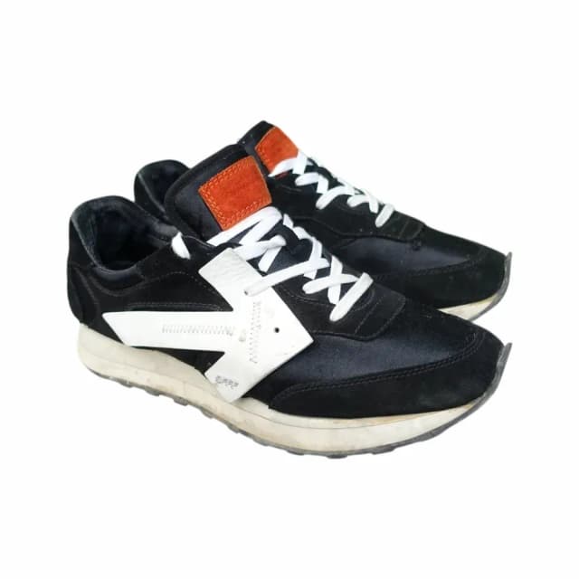 Off-White Arrow Suede Runner