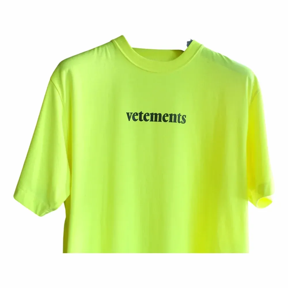 Vetements SS 2020 Neon Yellow Shipping Label Graphic T-Shirt