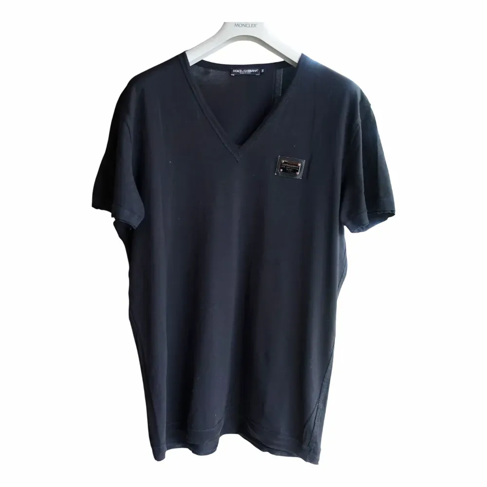 Dolce & Gabbana DG Essentials V-neck T-shirt