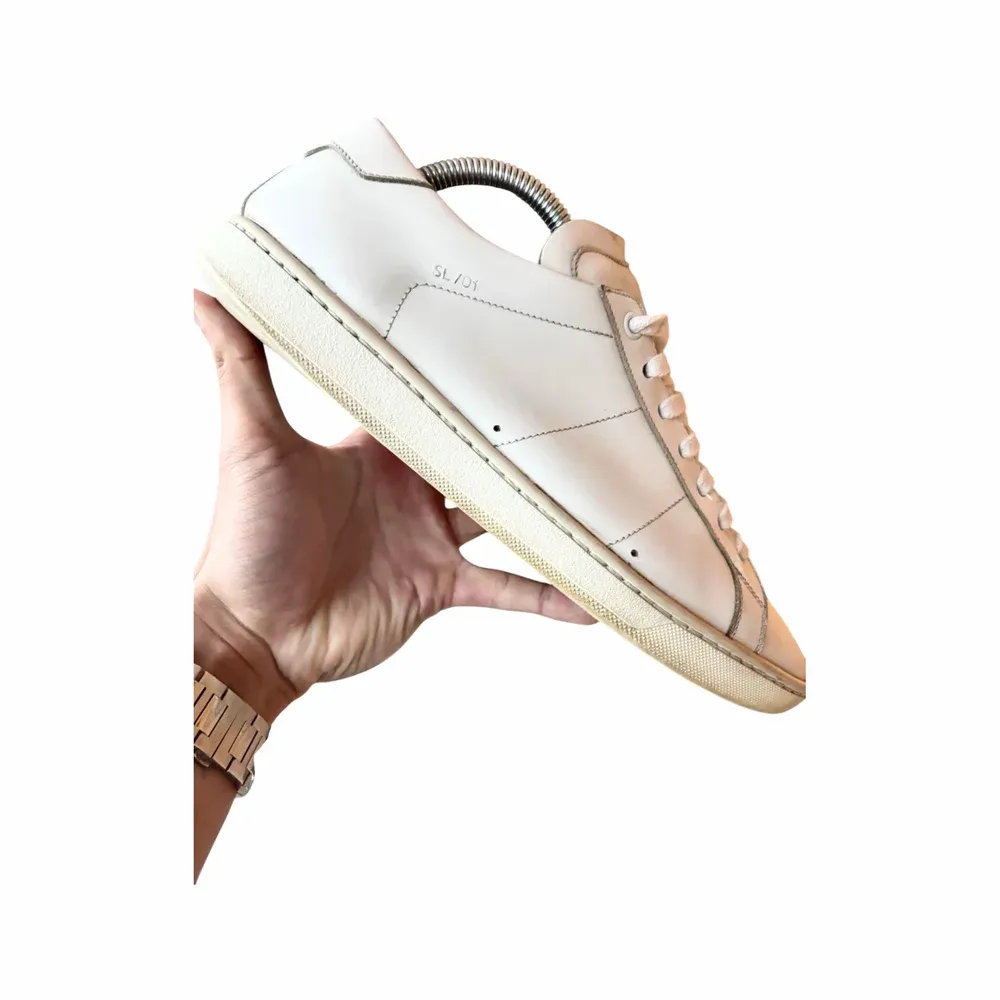 Saint Laurent SL 01 Classic Low-Top Sneakers