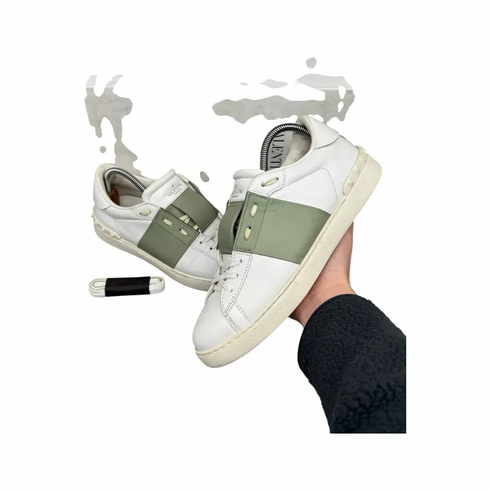 VALENTINO Open Sneaker