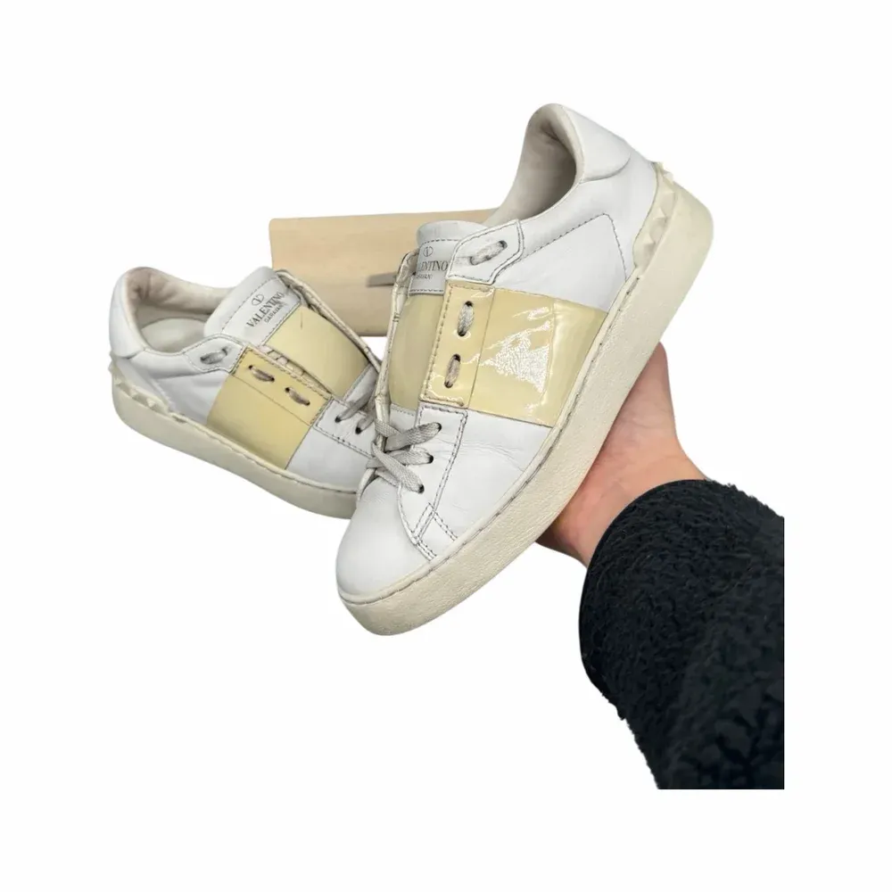 VALENTINO Open Sneaker