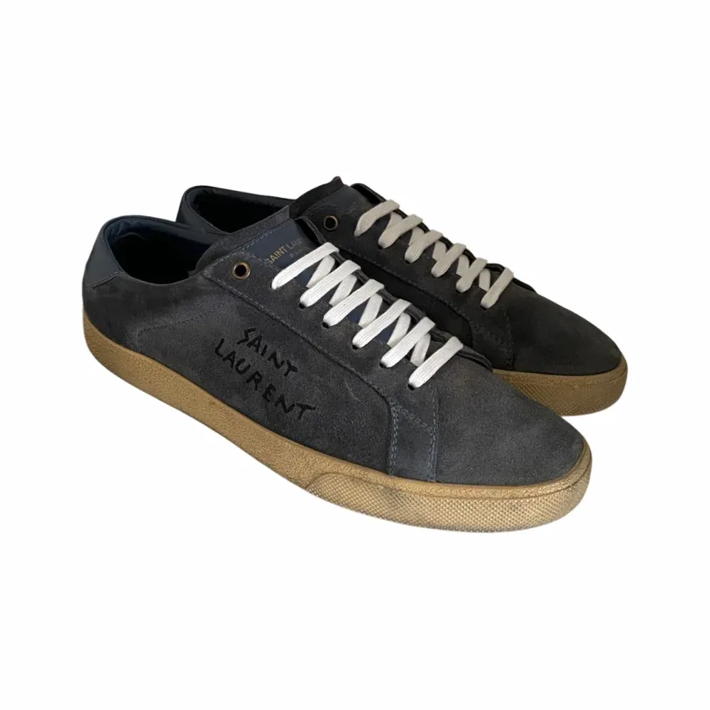 Saint Laurent Court Classic SL/06