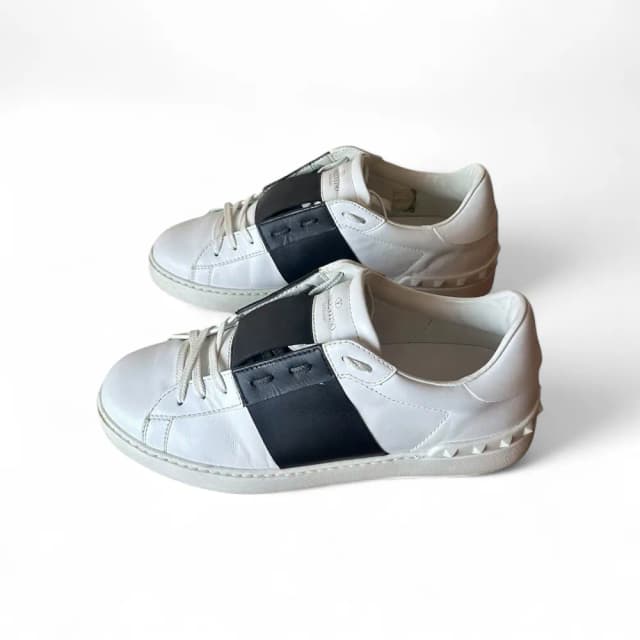 VALENTINO Open