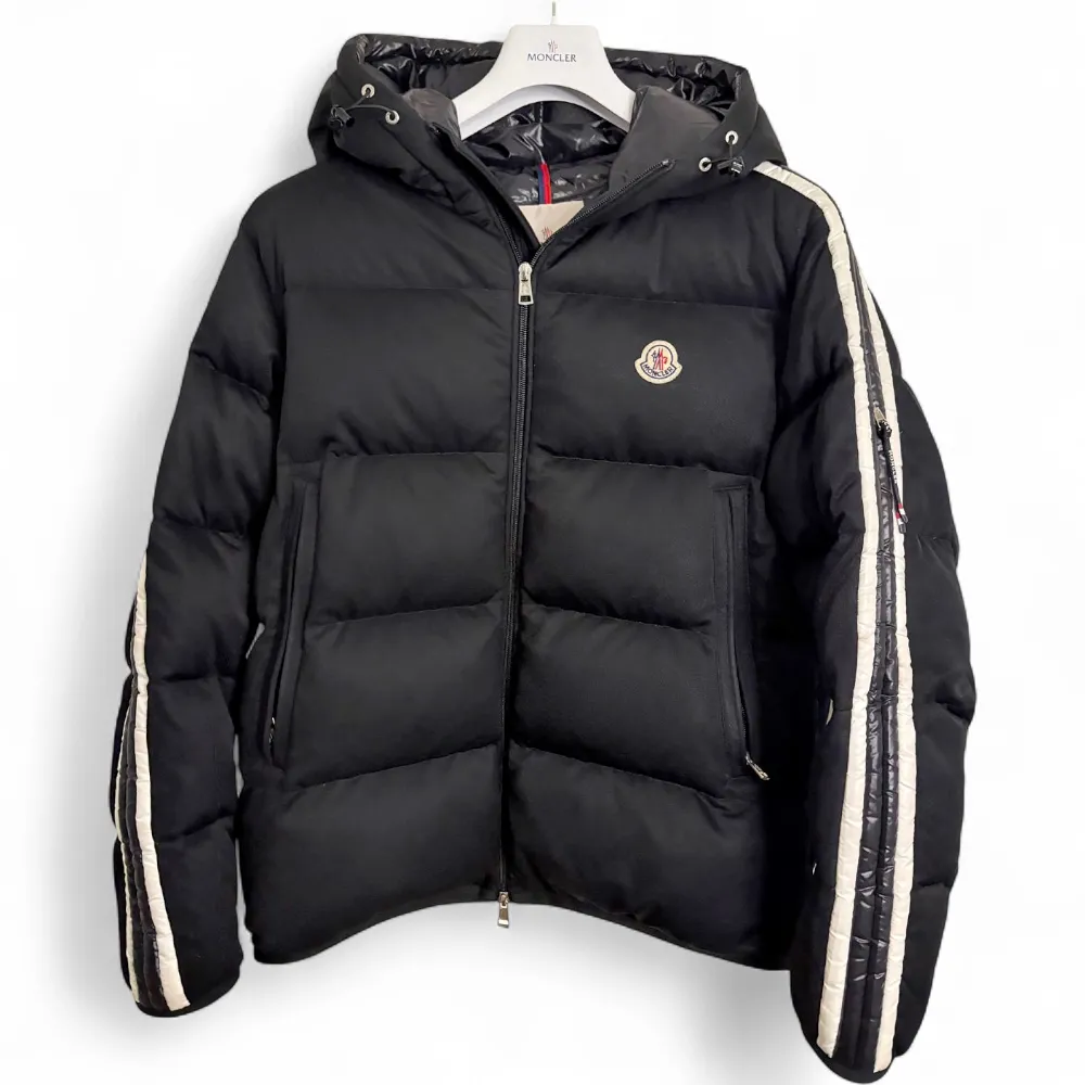 MONCLER Sanbesan